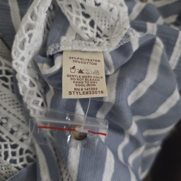 Hem & Thread Striped Long Sleeve Crochet Lace Top Blue White New Size Large - Picture 6 of 6